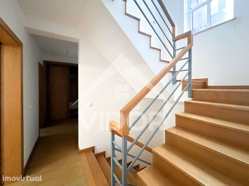 Moradia V3 no centro da Figueira da Fox c/ Garagem 3 carros - Grande imagem: 4/12
