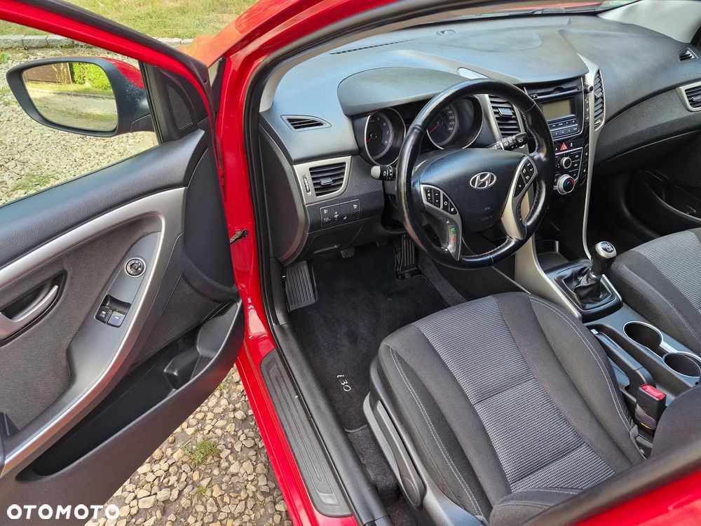 Hyundai i30 1.4 Intro Edition - 16