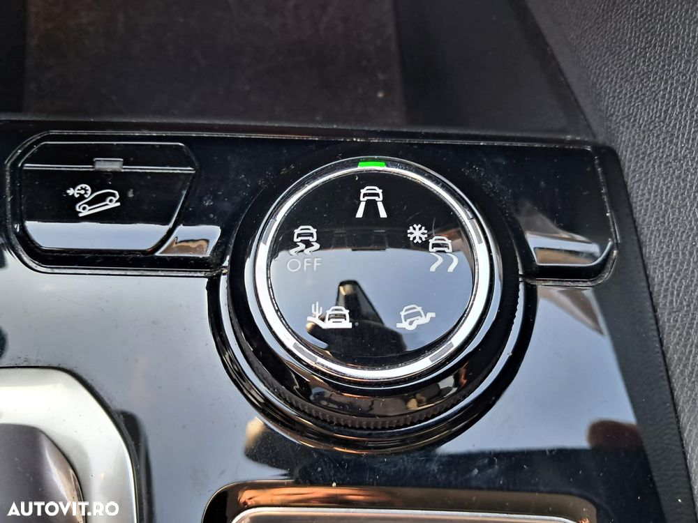 Peugeot 3008 1.6 PureTech Turbo S&S EAT8 Allure - 17