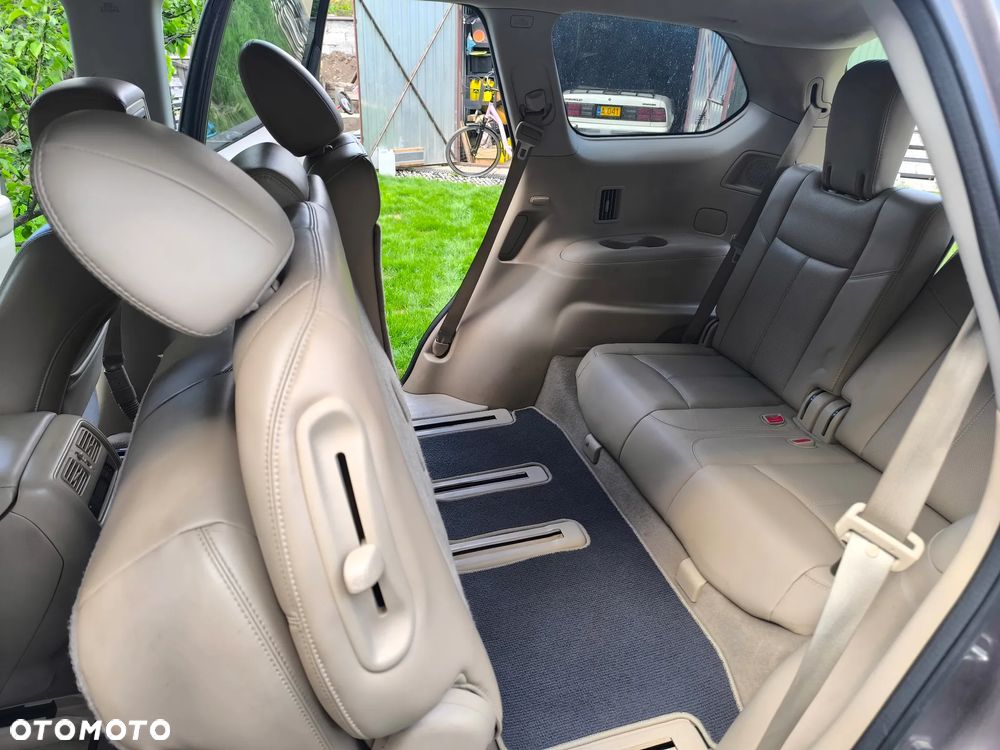 Nissan Pathfinder - 32