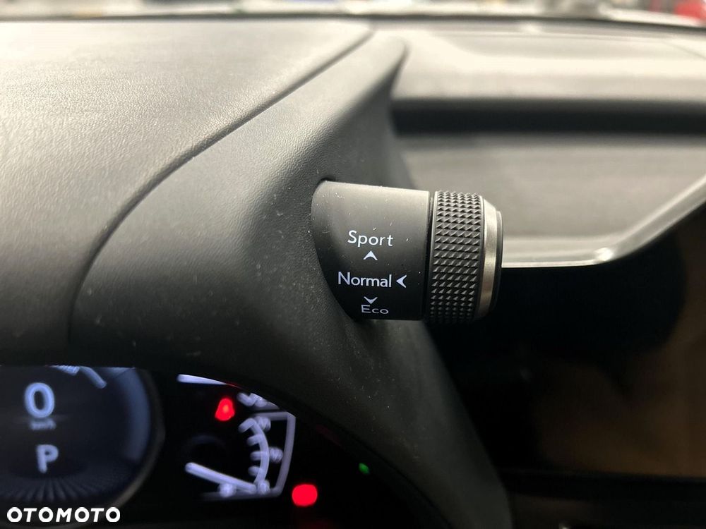 Lexus UX 250h GPF Business 2WD - 20