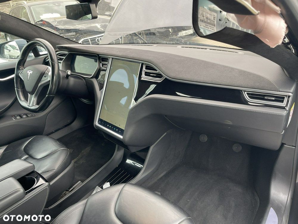 Tesla Model S 85D Allradantrieb - 12