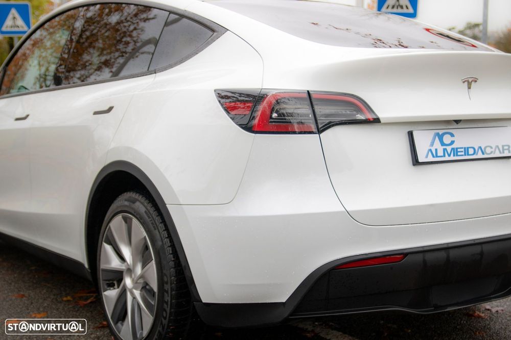 Tesla Model Y RWD - 24