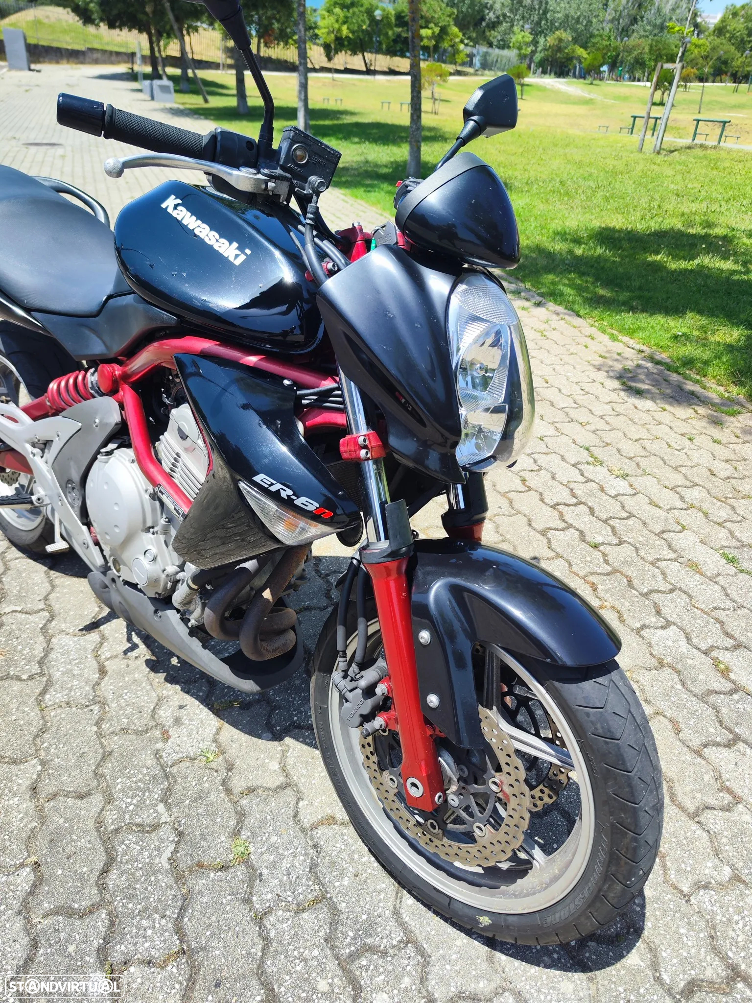 Kawasaki ER 6 - 13