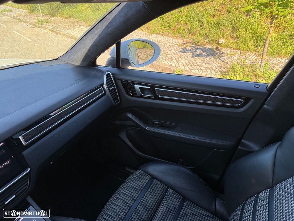 Porsche Cayenne Coupé - 48