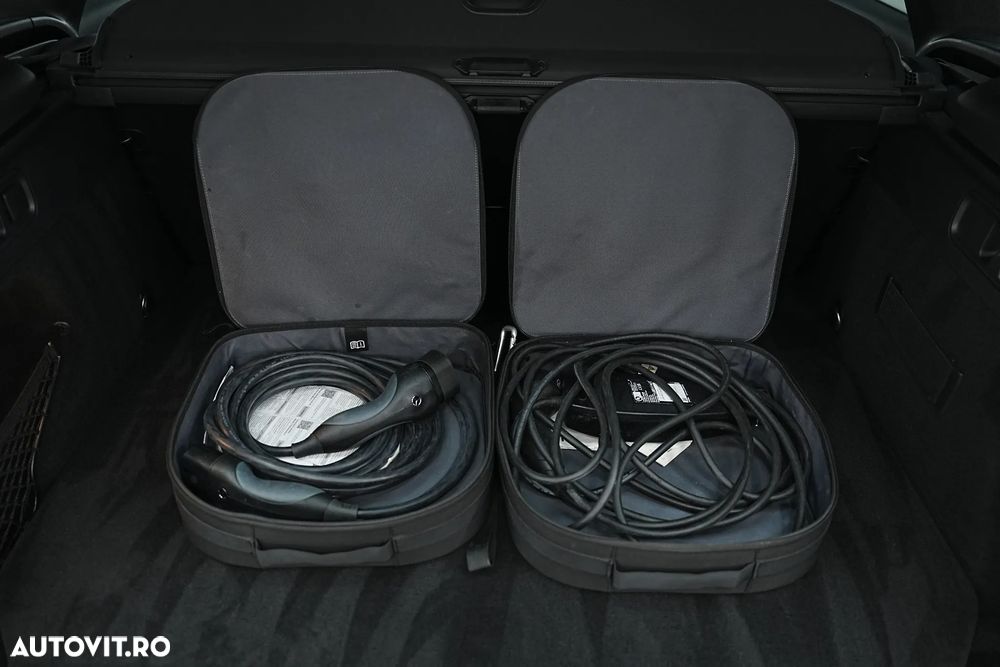 Mercedes-Benz GLC 300 e 4Matic 9G-TRONIC - 34
