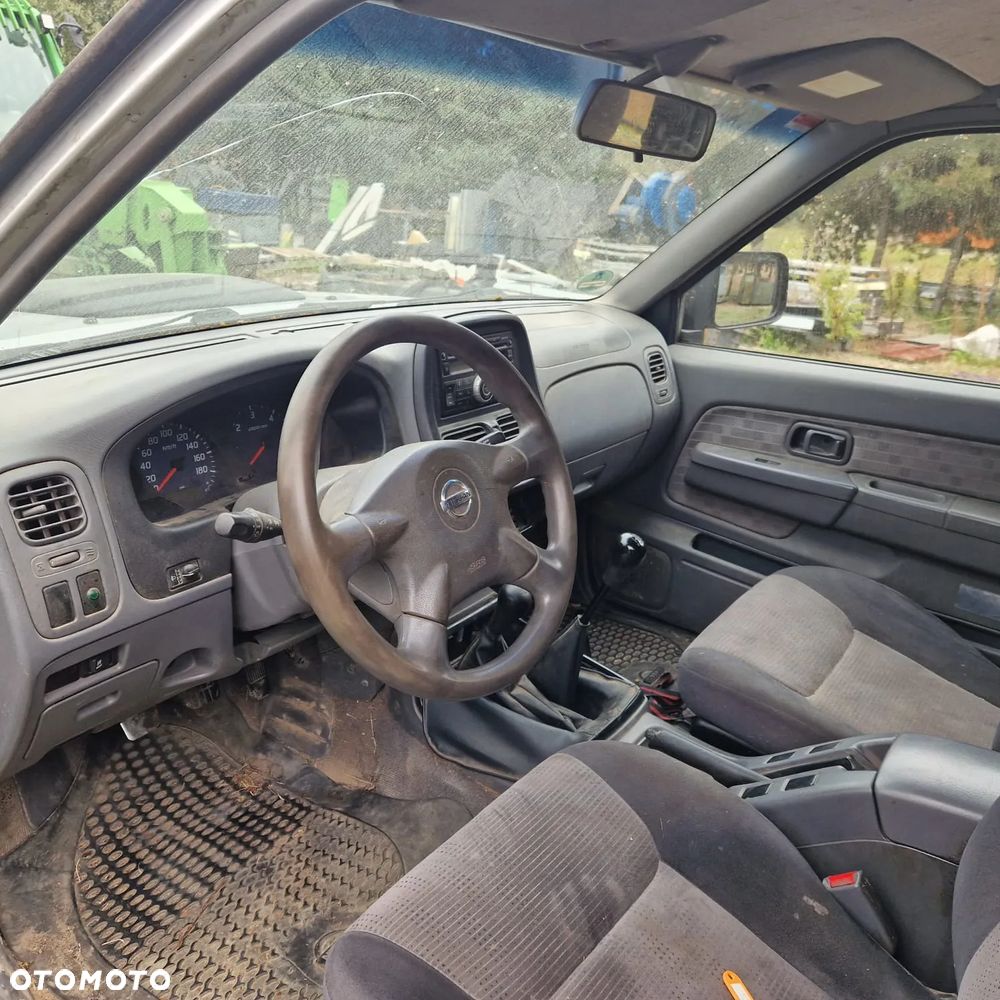 Nissan NP300 Pickup - 10