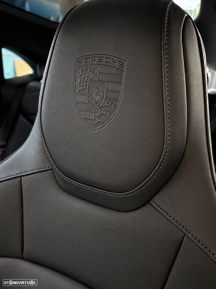 Porsche Taycan Sport Turismo - 8