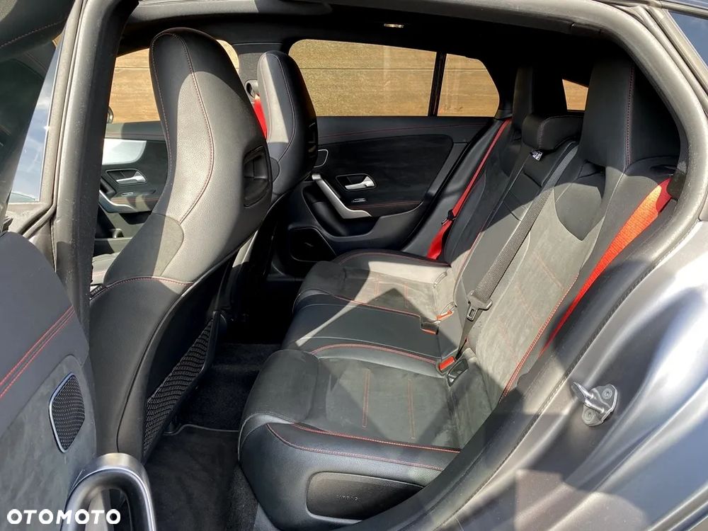 Mercedes-Benz CLA AMG 35 4-Matic 7G-DCT - 28