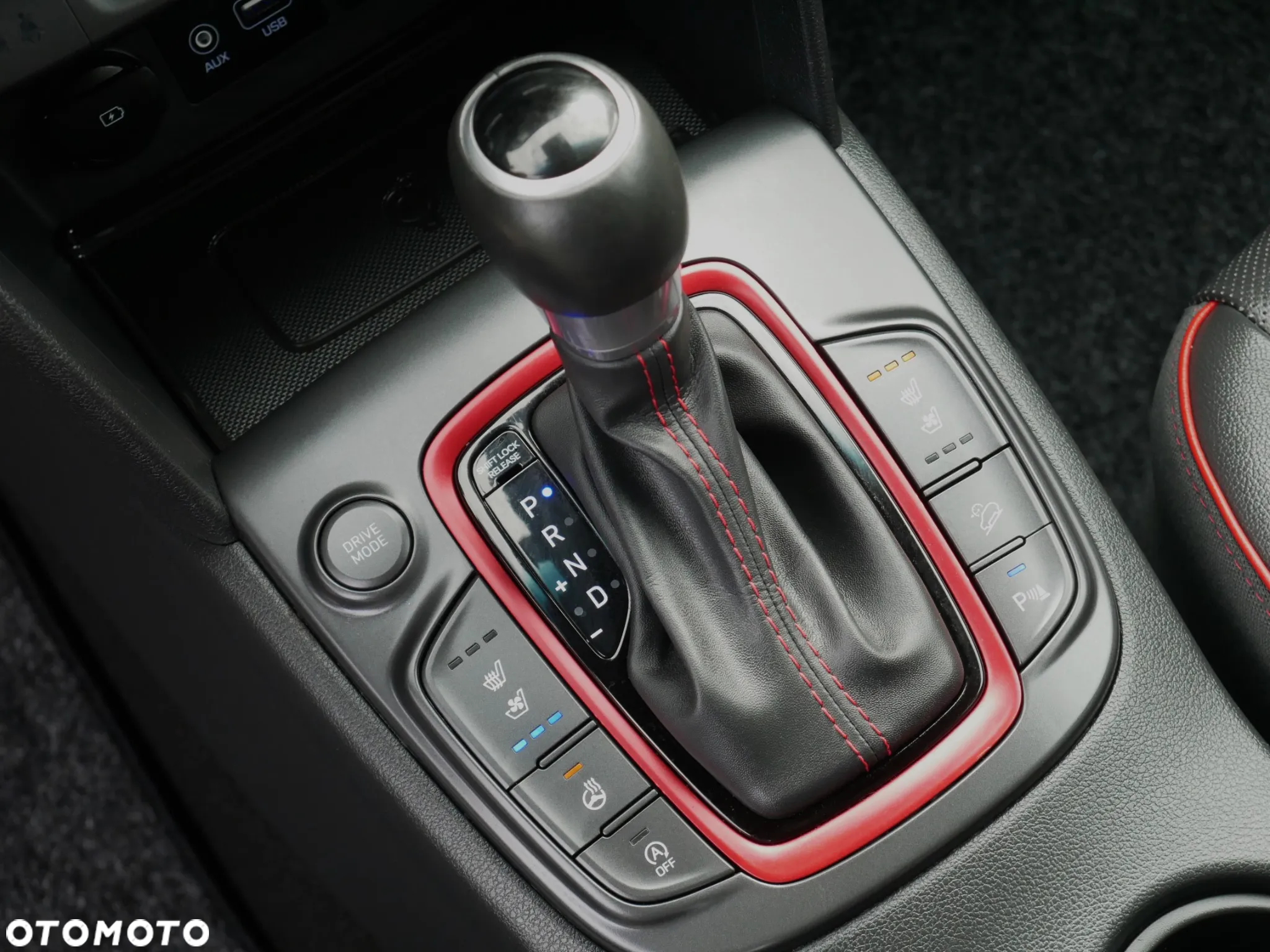 Hyundai Kona 1.6 T-GDI DCT Premium - 33