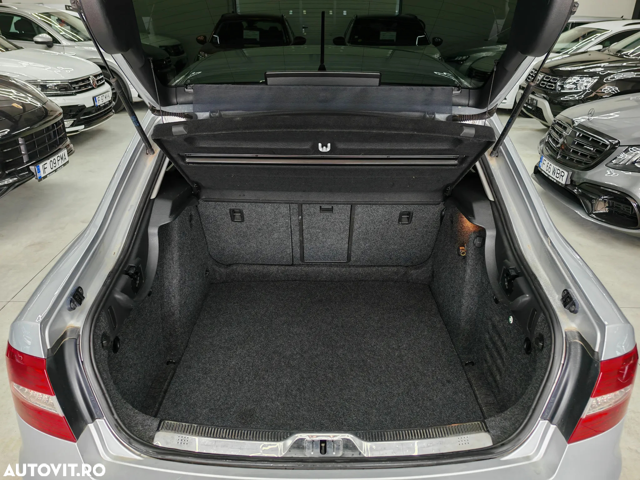 Skoda Superb 2.0 TSI Ambition - 37