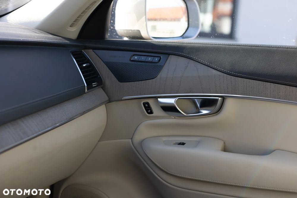 Volvo XC 90 B5 B AWD Ultra Bright - 17