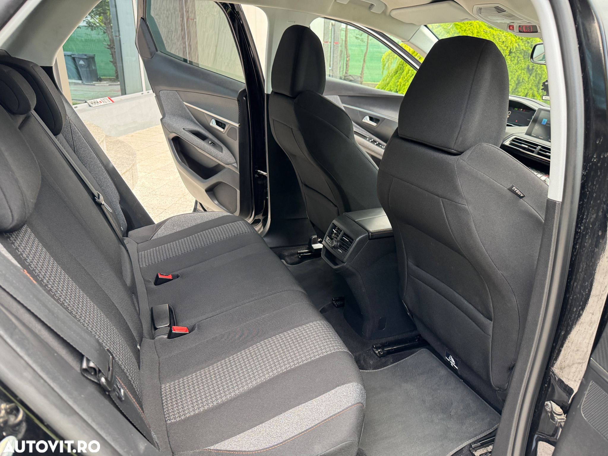 Peugeot 3008 1.6 BlueHDI S&S EAT6 Allure - 15