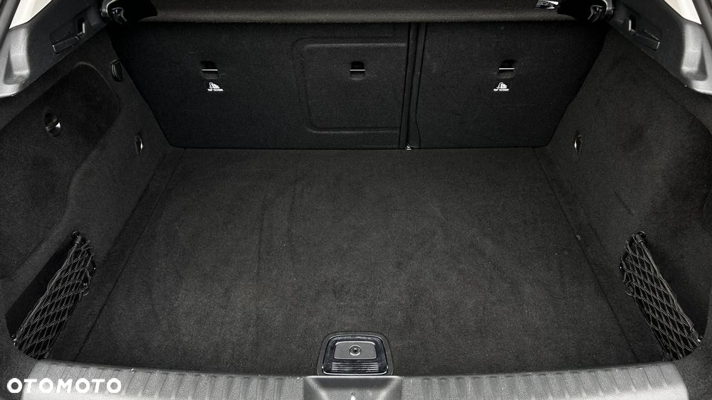 Mercedes-Benz GLA - 29