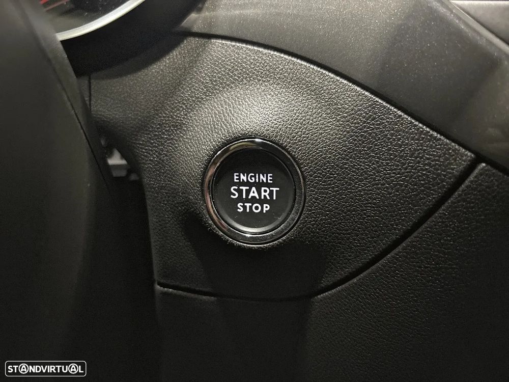 Opel Crossland 1.2 Elegance - 21