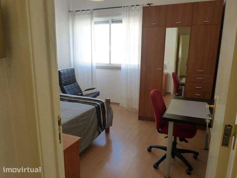 Apartamento T2 com ARRECADAÇÃO em Lisboa, Beato - Grande imagem: 4/17