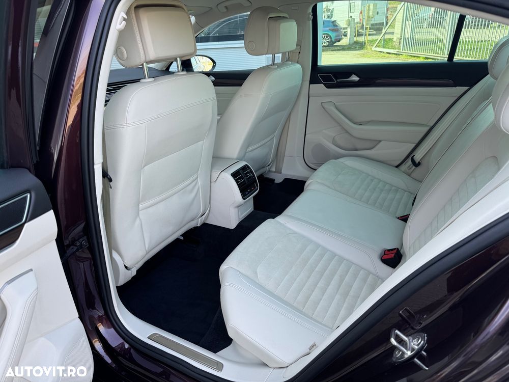 Volkswagen Passat 2.0 TDI DSG Highline - 20