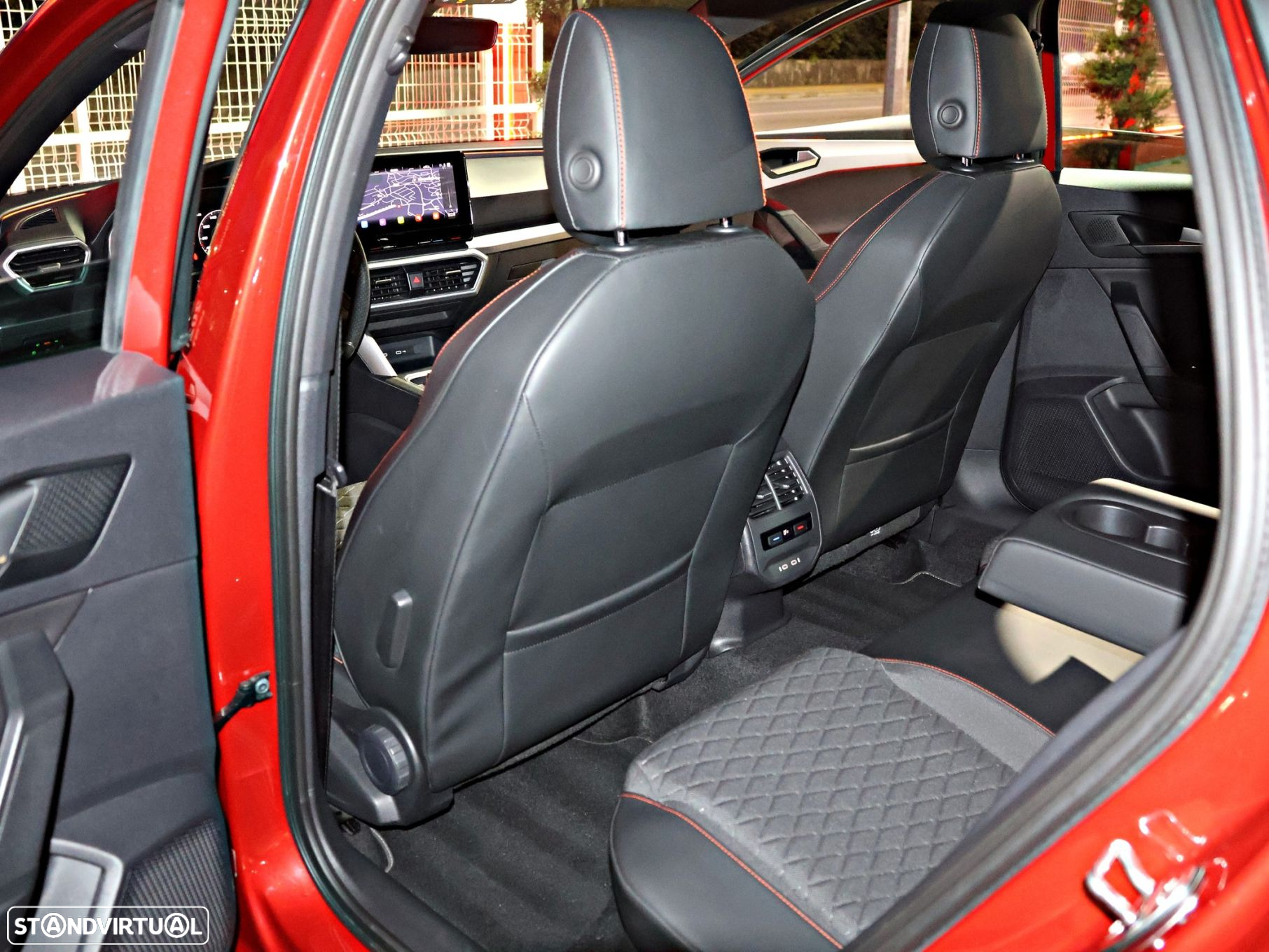 SEAT Leon 1.5 eTSI FR DSG - 34