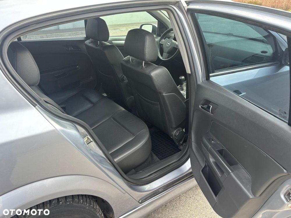 Opel Astra 1.9 CDTI Edition - 11