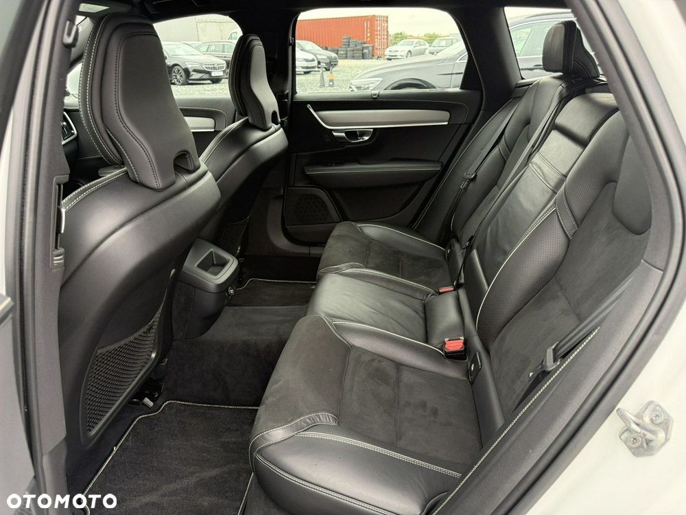 Volvo V90 D4 R-Design - 16