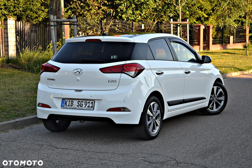 Hyundai i20 1.2 YES Gold - 14