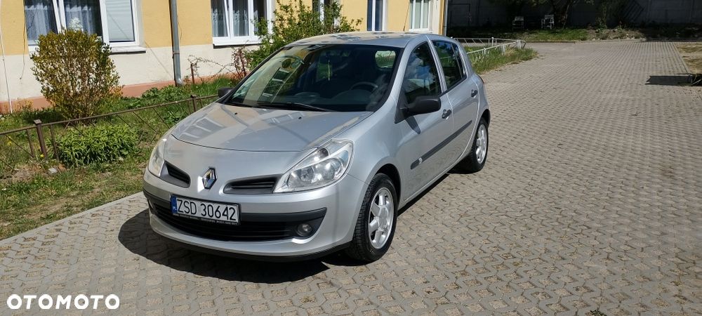 Renault Clio - 1