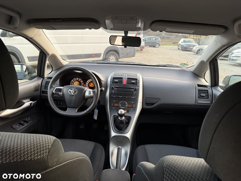 Toyota Auris - 24
