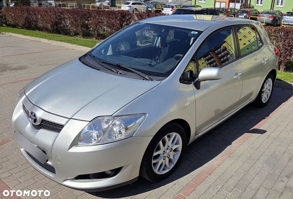 Toyota Auris 2.0 D-4D - 2