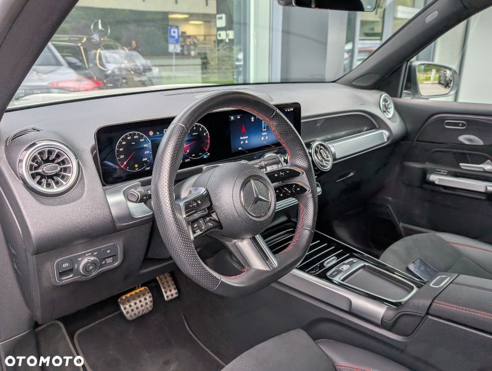 Mercedes-Benz GLB 200 AMG Line 7G-DCT - 6