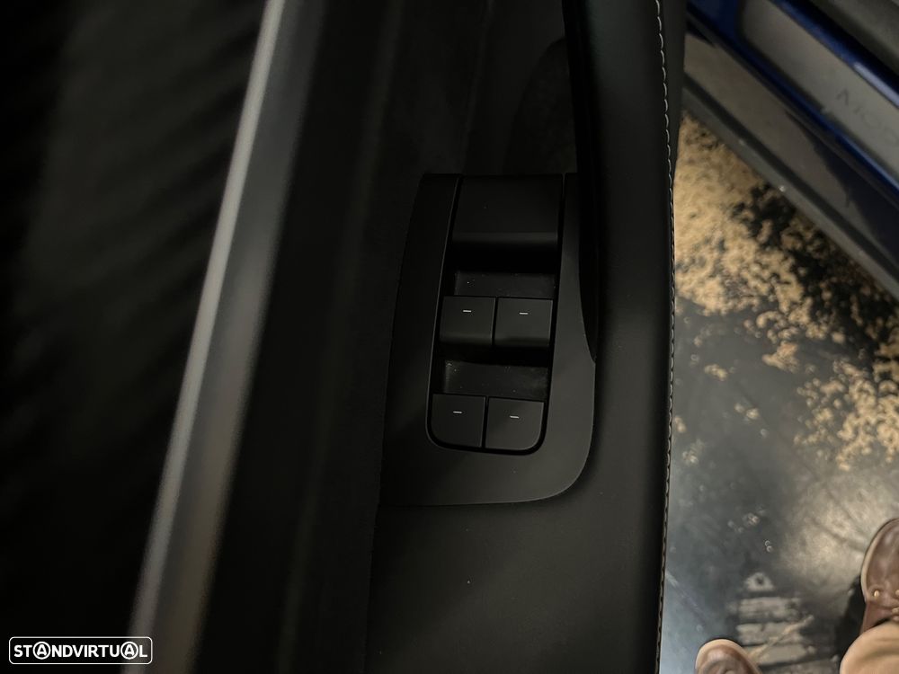 Tesla Model Y Performance Tração Integral - 12