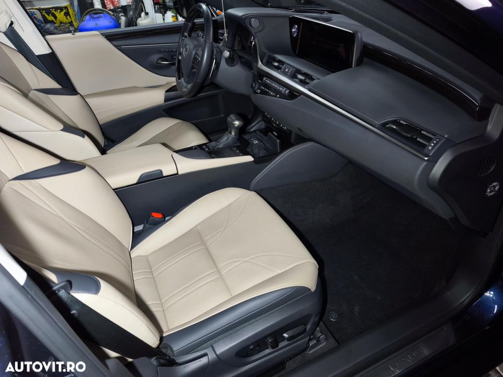Lexus Seria ES 300h Luxury - 23