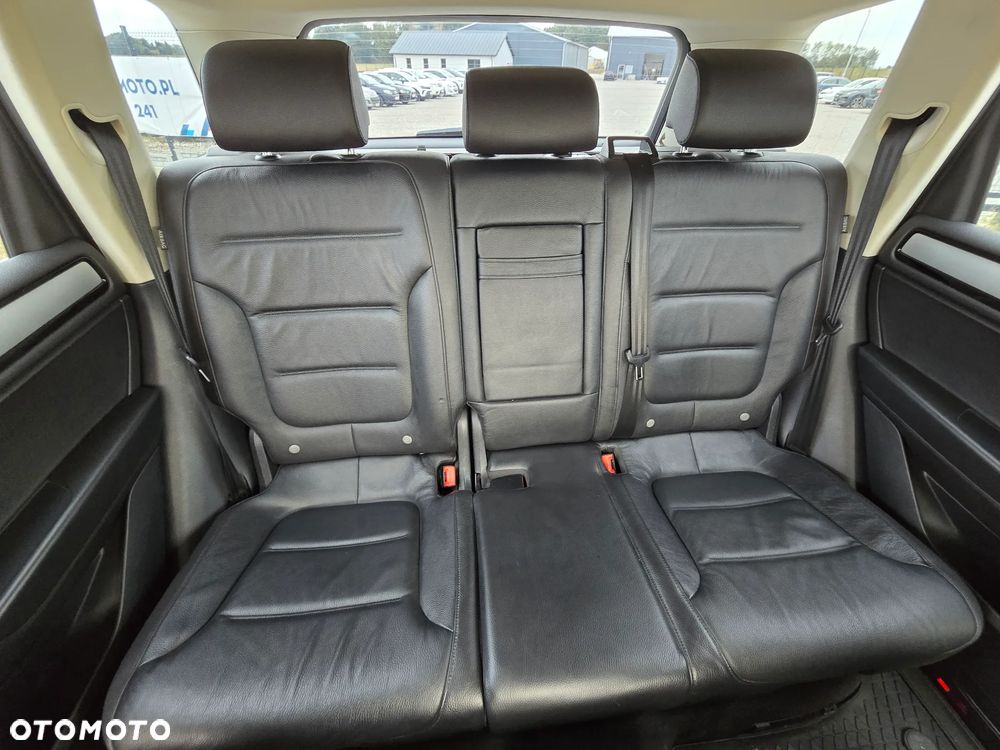 Volkswagen Touareg - 38