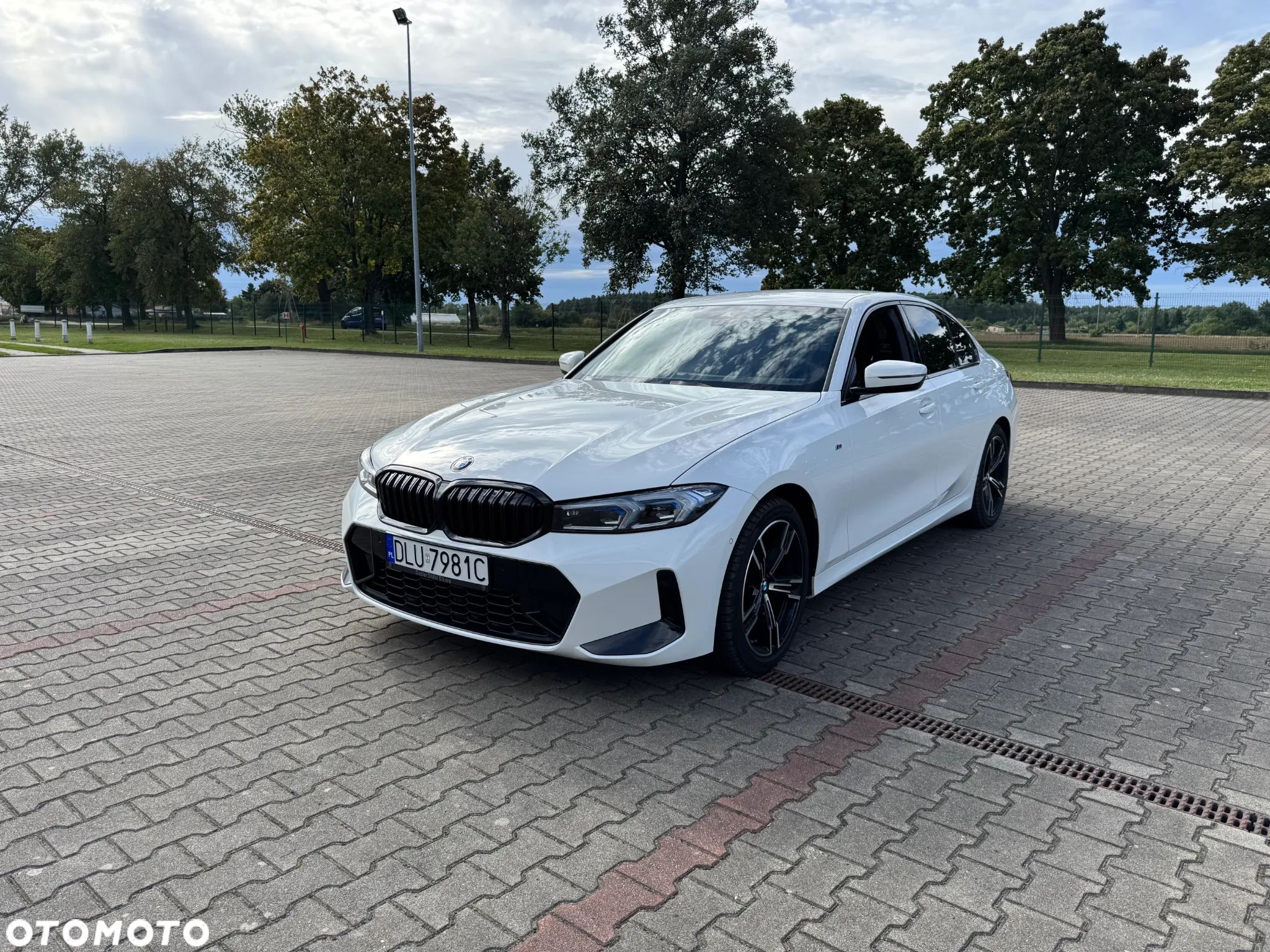 BMW Seria 3 318i - 1