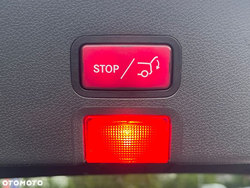 Mercedes-Benz CLA 200 7G-DCT UrbanStyle Edition - 37