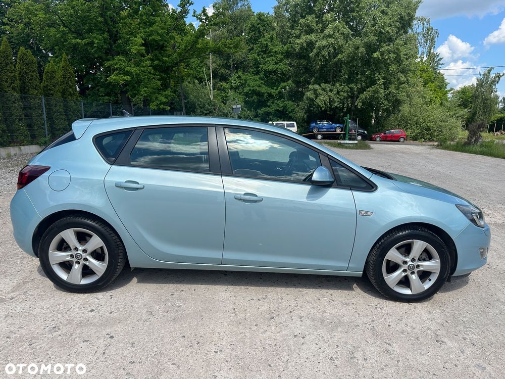 Opel Astra 1.6 Turbo Edition - 8