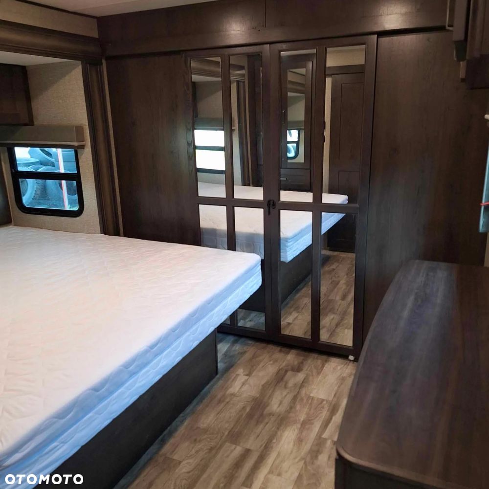 Hobby USA Grand Designe Reflection 315RLTS Fendt Hobby Tabbert STARA CENA 178000 - 17