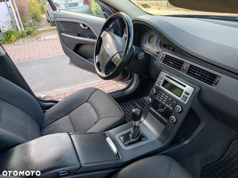 Volvo V70 2.0D Momentum - 25