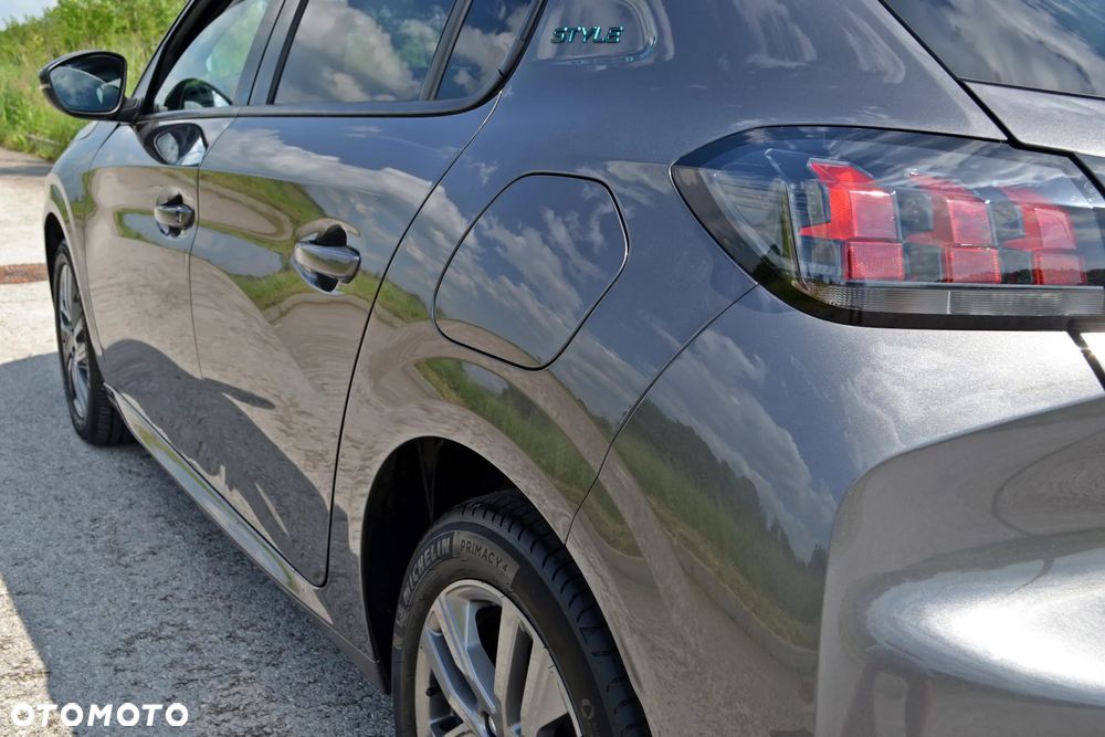 Peugeot 208 - 11