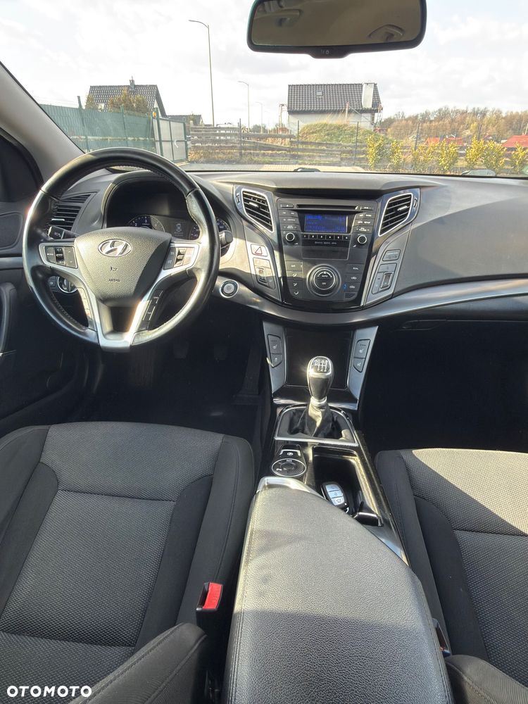 Hyundai i40 i40cw 1.7 CRDi Fifa World Cup Edition - 23