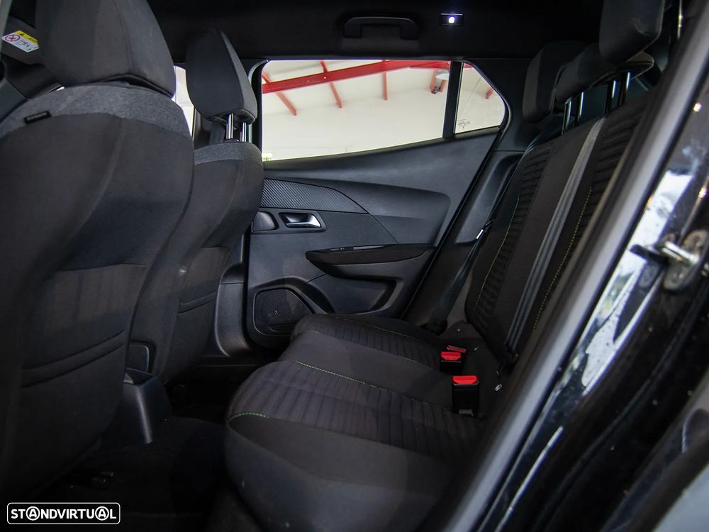 Peugeot 2008 1.2 PureTech Active Pack - 12