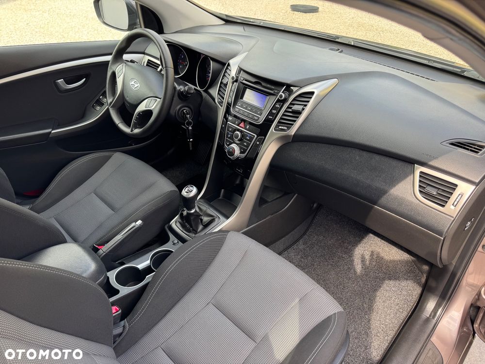 Hyundai i30 1.6 GDI Premium - 28