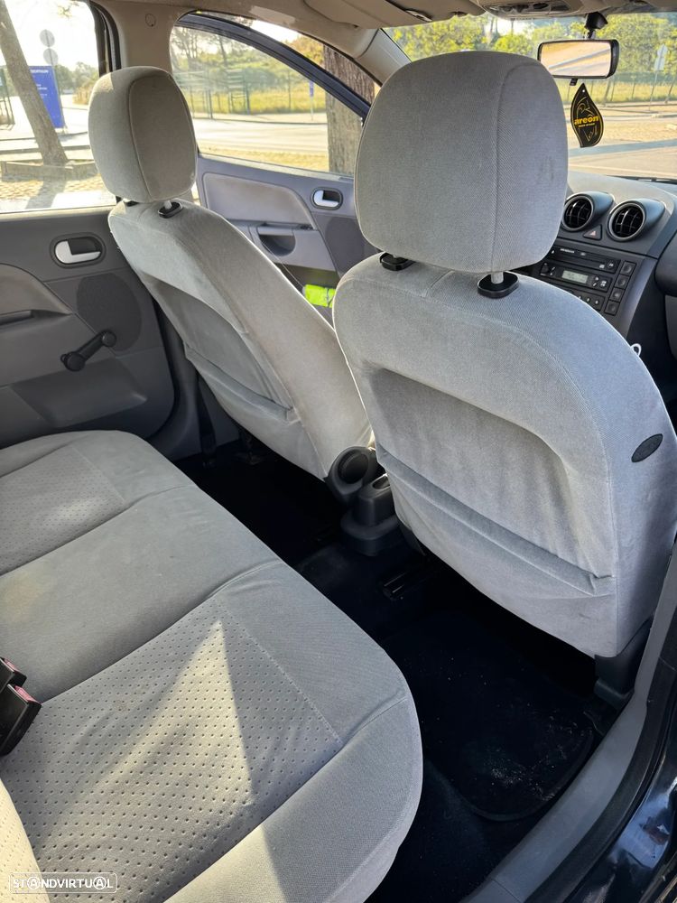 Ford Fiesta 1.25 Ghia - 16