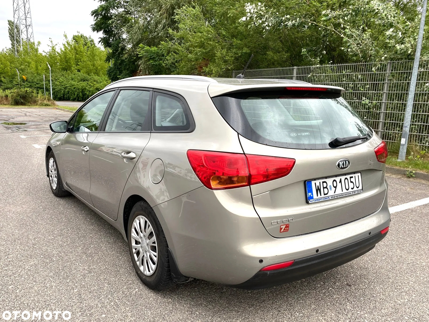 Kia Ceed Cee'd 1.4 L - 6
