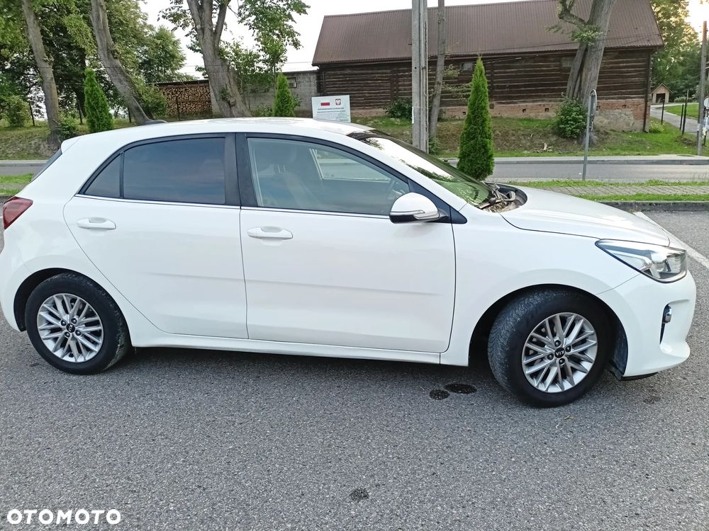 Kia Rio - 12