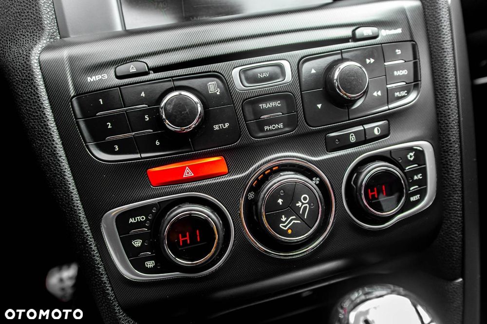 Citroën DS4 1.6 THP SoChic - 28