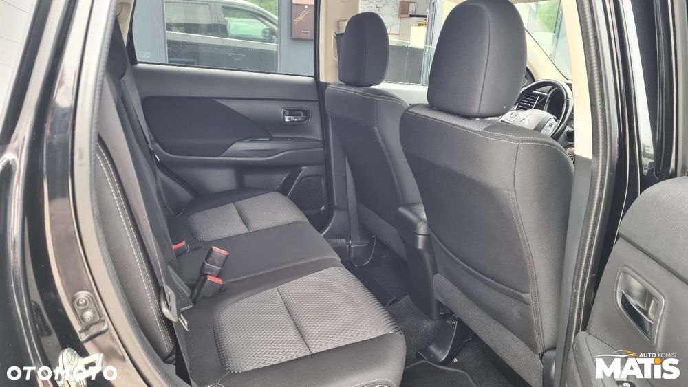 Mitsubishi Outlander - 8