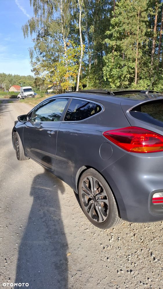 Kia Ceed - 4