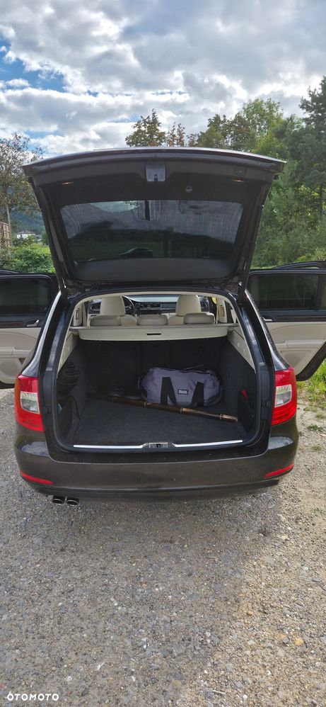 Skoda Superb 2.0 TDI 4x4 Elegance Outdoor DSG - 17
