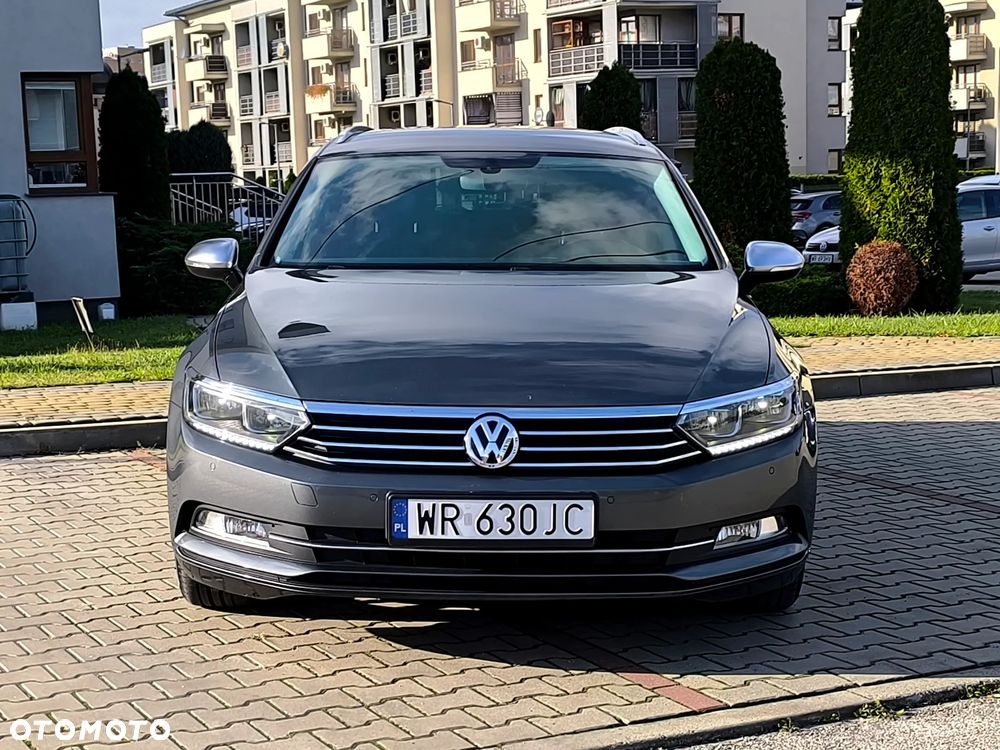 2016 Volkswagen Passat, photograph 10