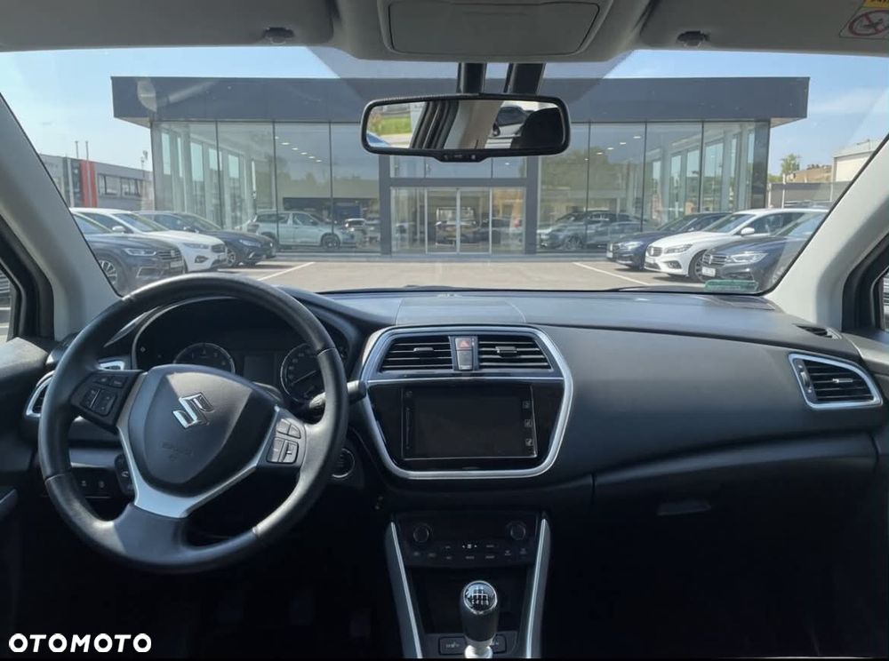 Suzuki SX4 S-Cross 1.4 T Premium - 8